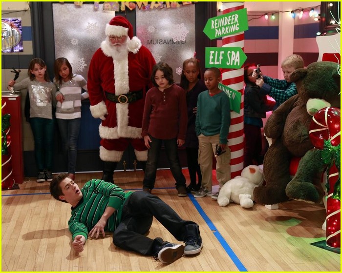 Adam, Bree & Chase Are Making Our Holidays Even Better With Bionic Dolls on 'Lab Rats'! (Exclusive Stills)