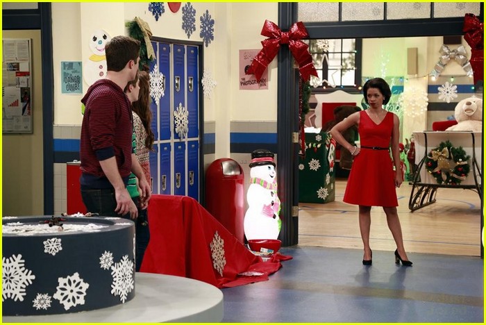 Adam, Bree & Chase Are Making Our Holidays Even Better With Bionic Dolls on 'Lab Rats'! (Exclusive Stills)
