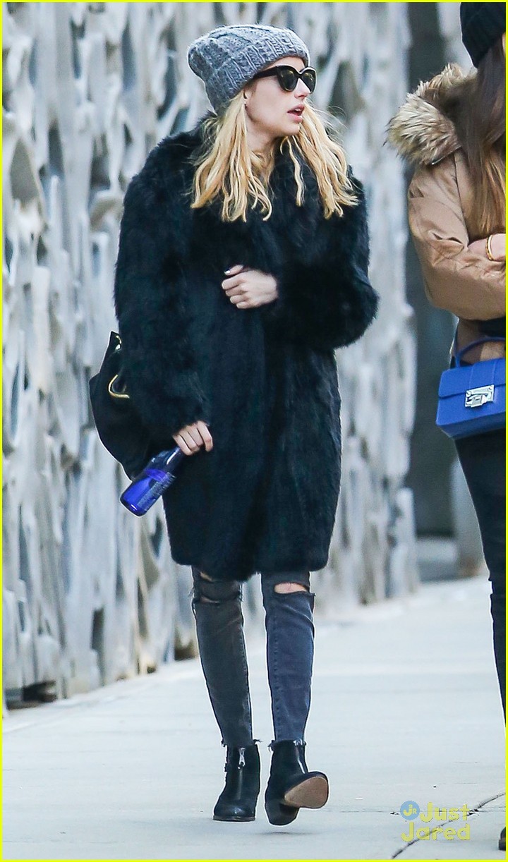 Emma Roberts Knows What She Wants For Christmas