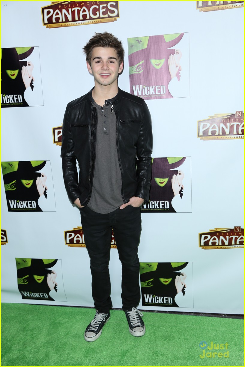 Rowan Blanchard & Sabrina Carpenter Get 'Wicked' at Pantages