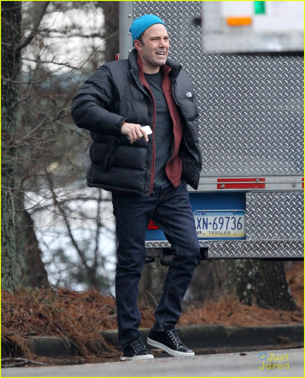 Anna Kendrick Looks Prepared & Ready to Shoot 'The Accountant' in Atlanta