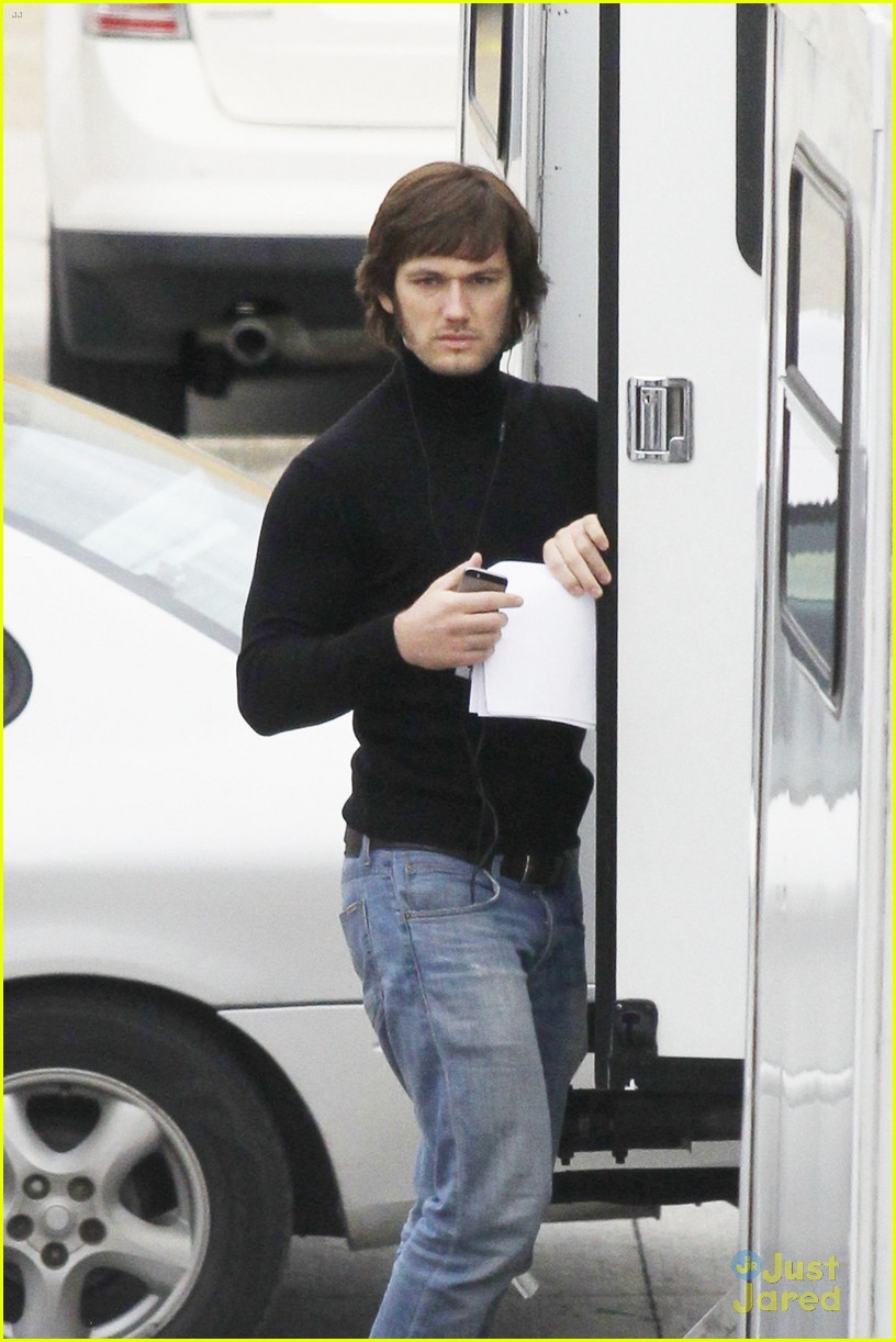 Alex Pettyfer Debuts a New Look for 'Elvis' Movie!