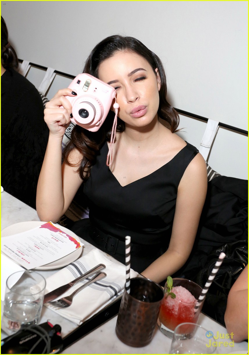 Anna Kendrick Says Manicures Are Like Torture!