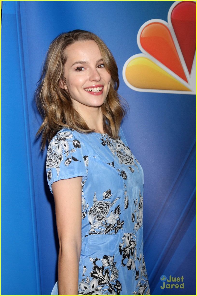 Bridgit Mendler: Get A First Look at Candace On 'Undateable'!