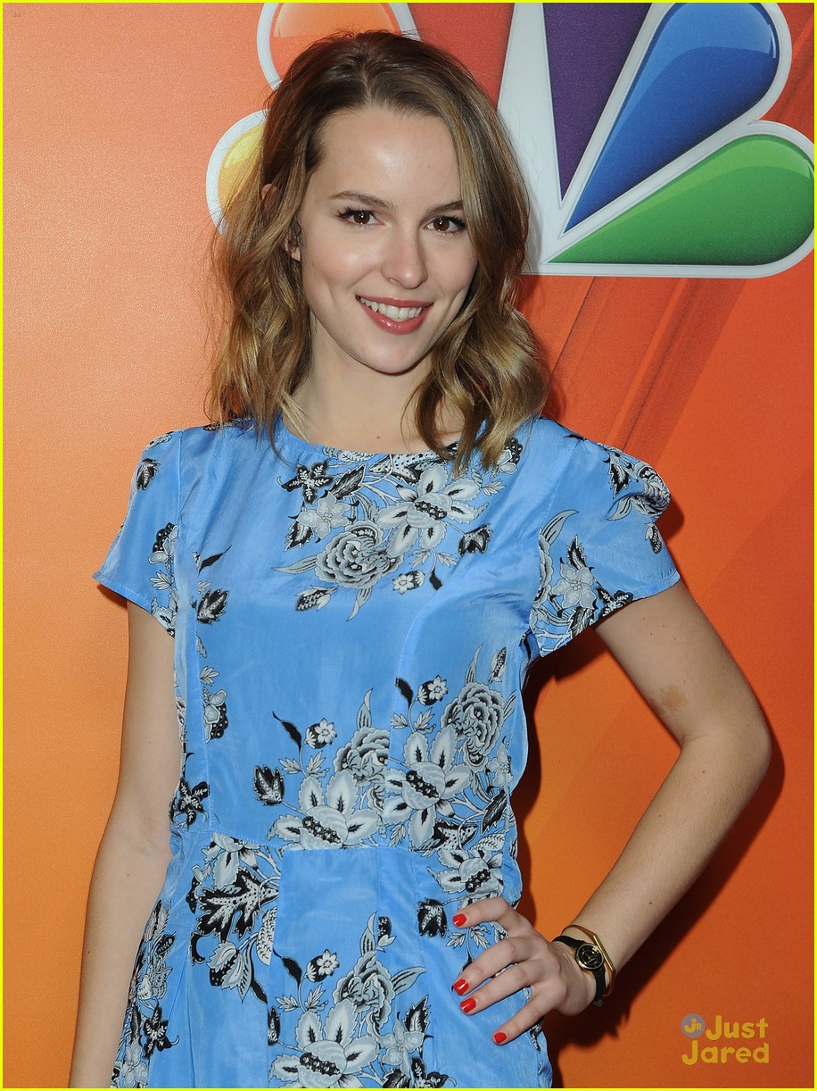 Bridgit Mendler: Get A First Look at Candace On 'Undateable'!