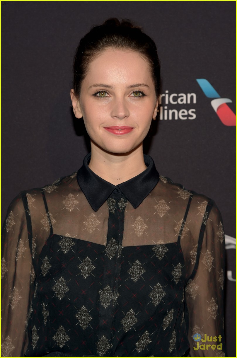 Eddie Redmayne & Felicity Jones Celebrate Stephen Hawking Ahead of Golden Globes