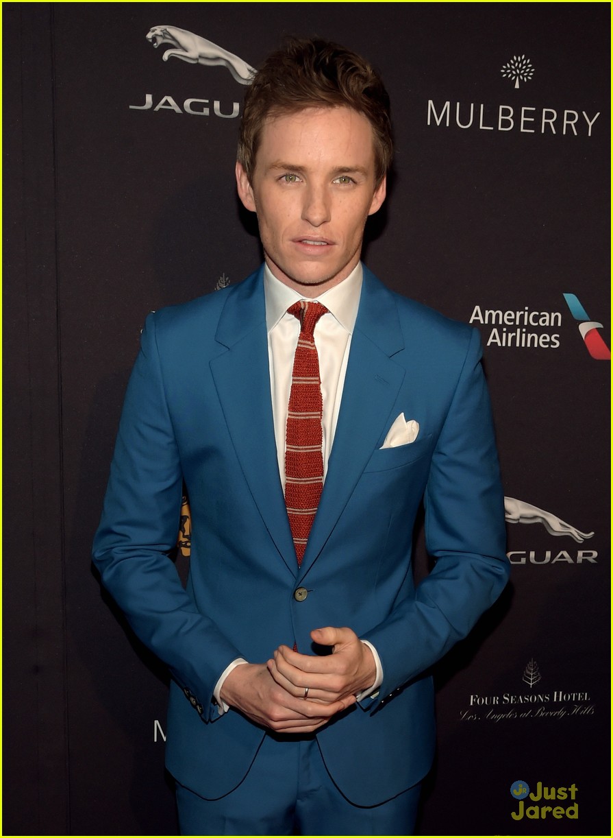 Eddie Redmayne & Felicity Jones Celebrate Stephen Hawking Ahead of Golden Globes