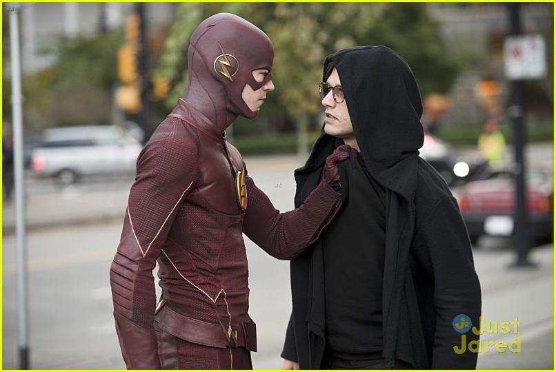 Piped Piper Comes to Central City on Tonight's 'The Flash' - See the Stills!