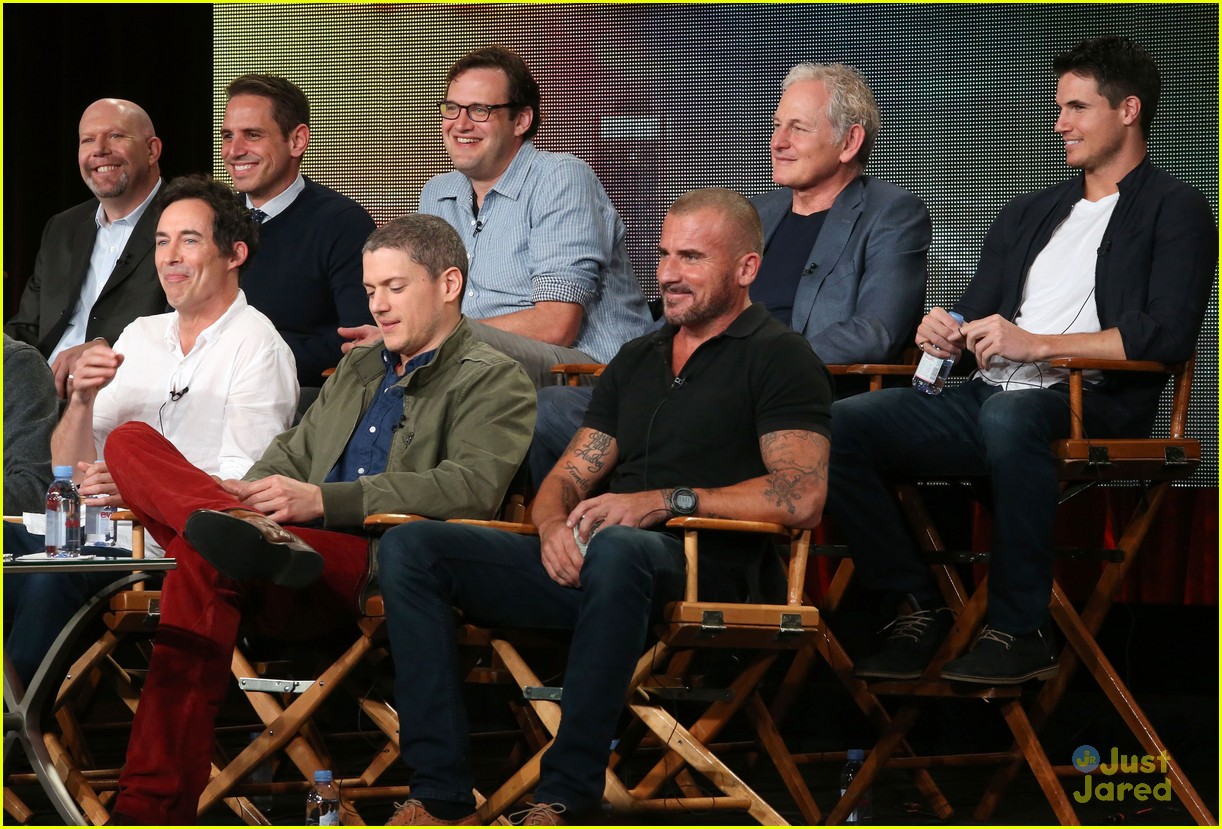 'The Flash' & 'Arrow' Stars Take Over the Golden Globes 2015 After Parties!