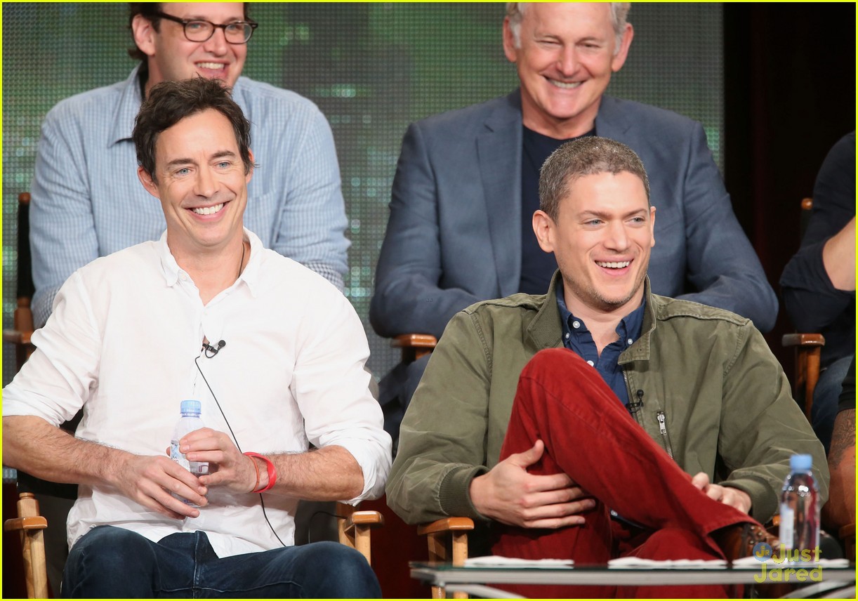 'The Flash' & 'Arrow' Stars Take Over the Golden Globes 2015 After Parties!