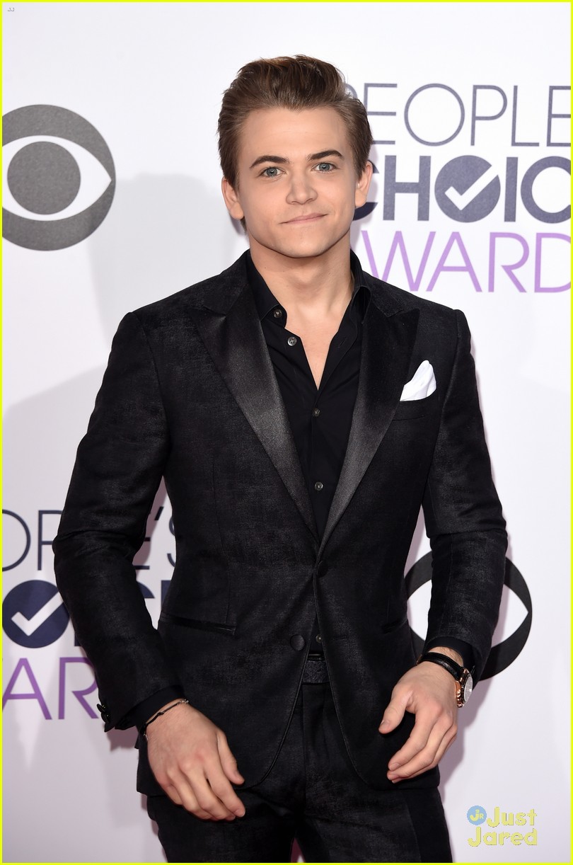 Hunter Hayes Is One Hot People's Choice Awards Winner!
