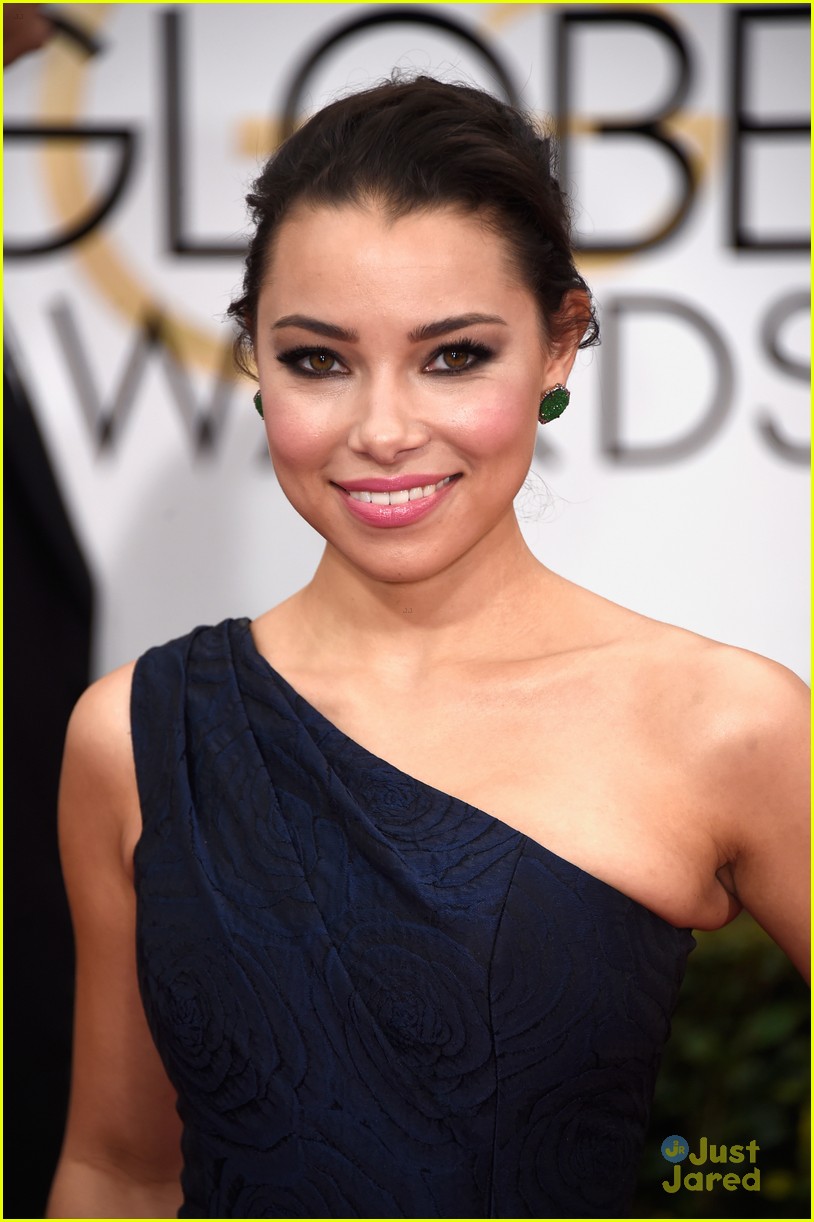 Jessica Parker Kennedy Brings 'Black Sails' To Golden Globes 2015
