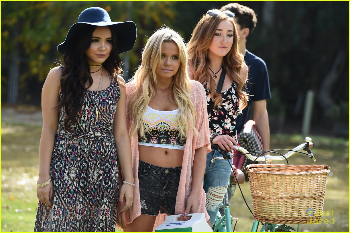 Noah Cyrus, Stella Hudgens & Alli Simpson Are MUDD Girls - See The New Campaign!