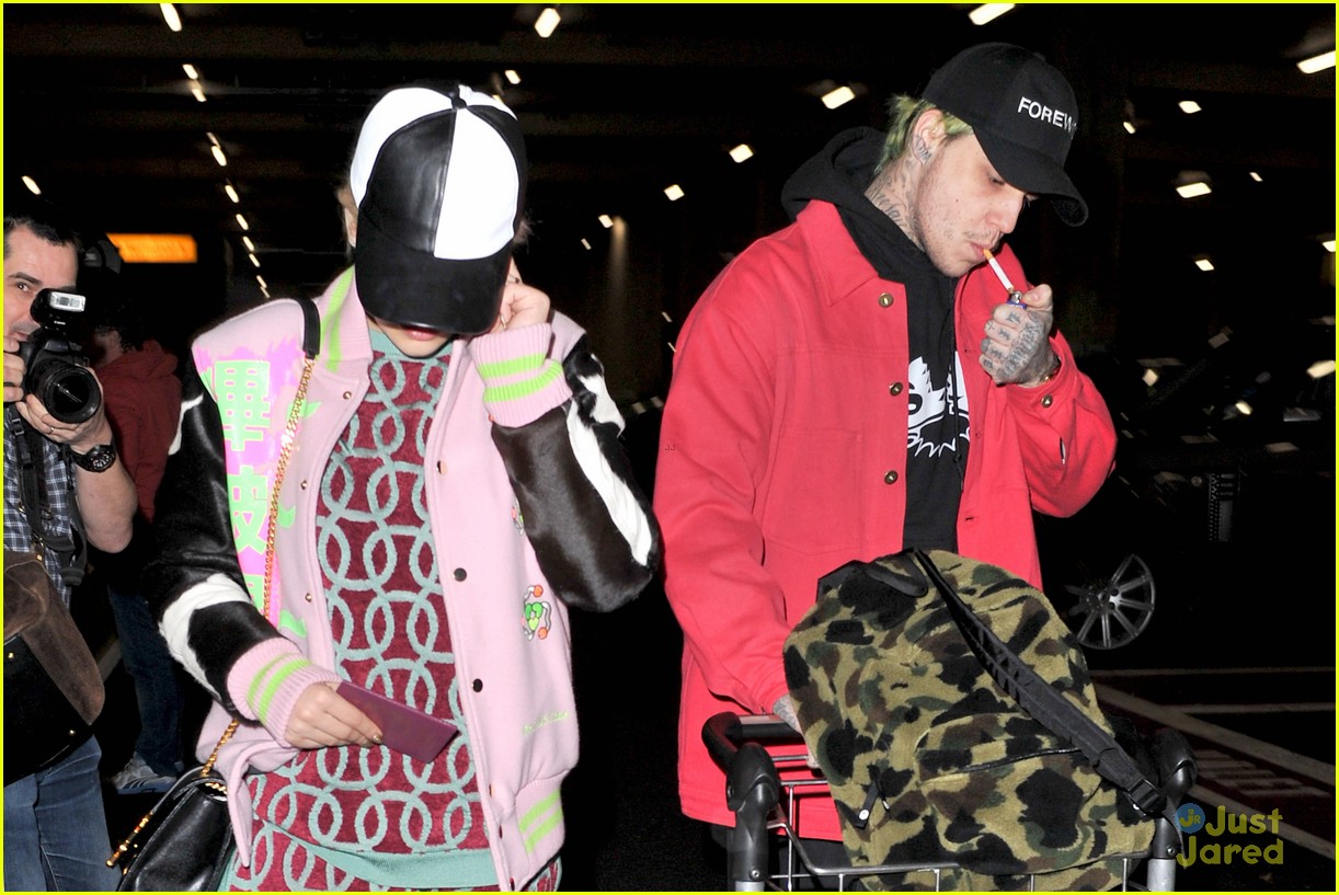 Rita Ora & Ricky Hilfiger Start New Year By Jetting Home to London