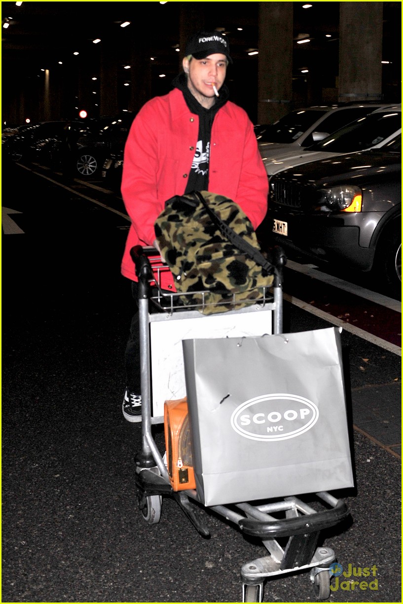 Rita Ora & Ricky Hilfiger Start New Year By Jetting Home to London