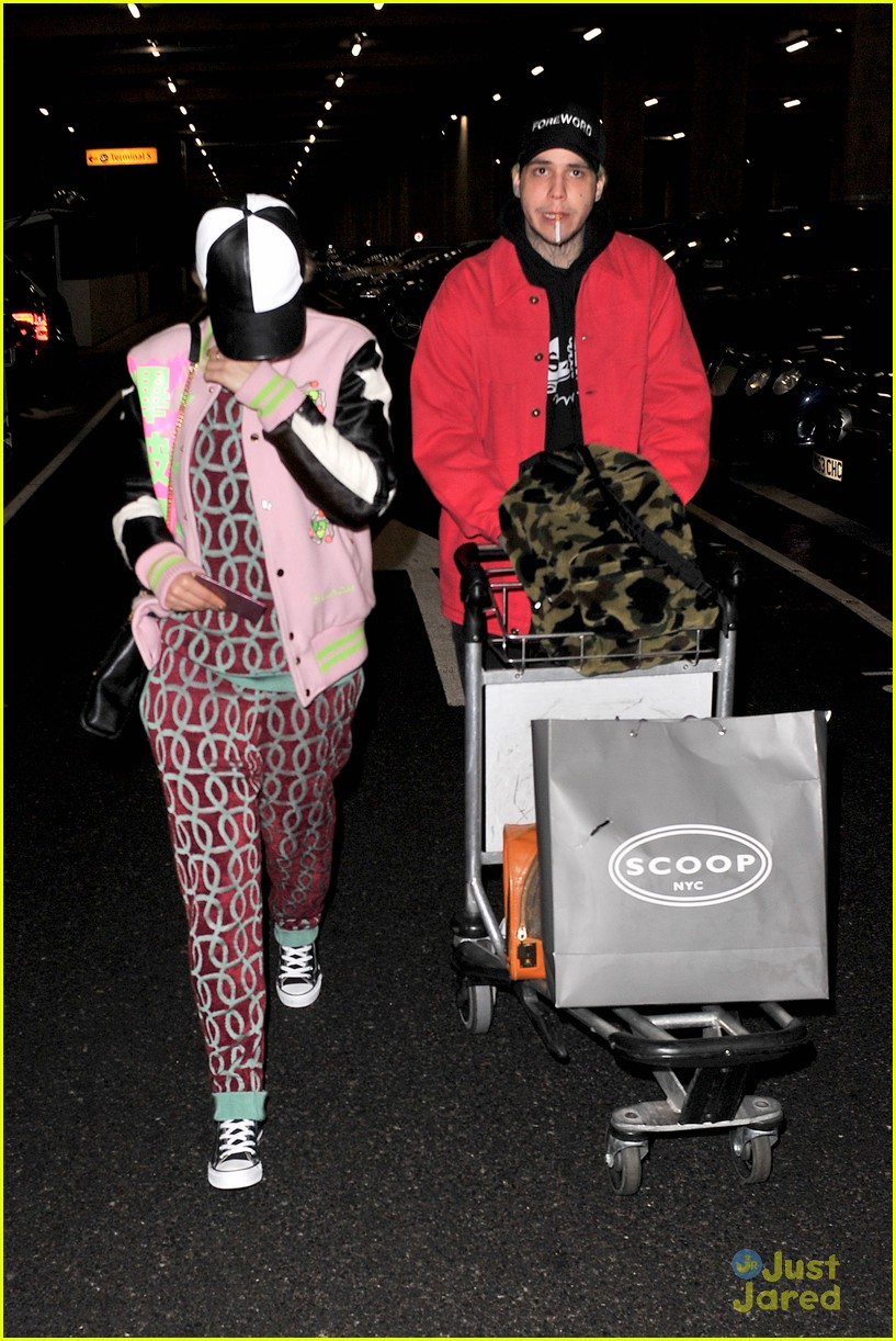 Rita Ora & Ricky Hilfiger Start New Year By Jetting Home to London