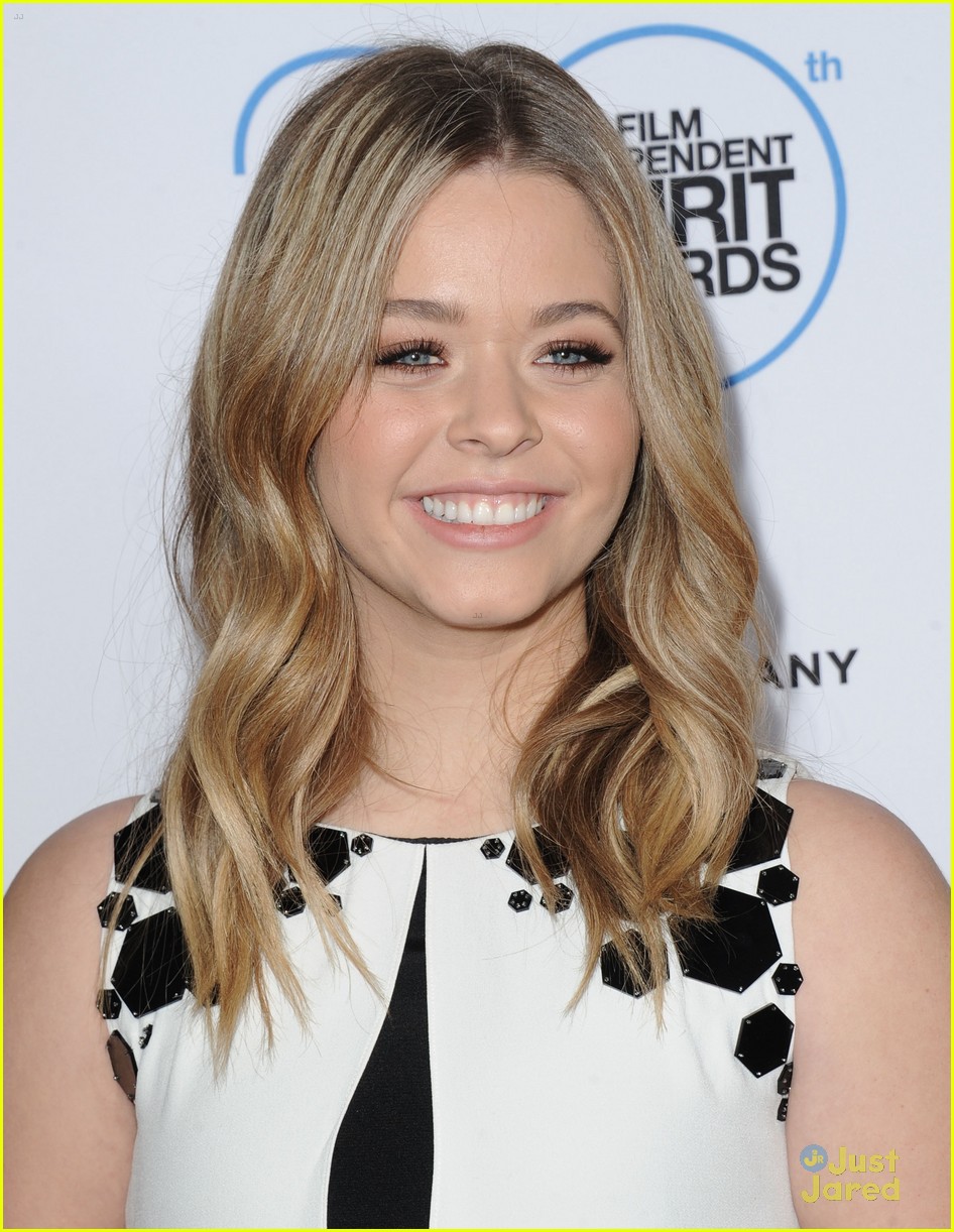 Sasha Pieterse Brings 'Inherent Vice' to Spirit Awards 2015