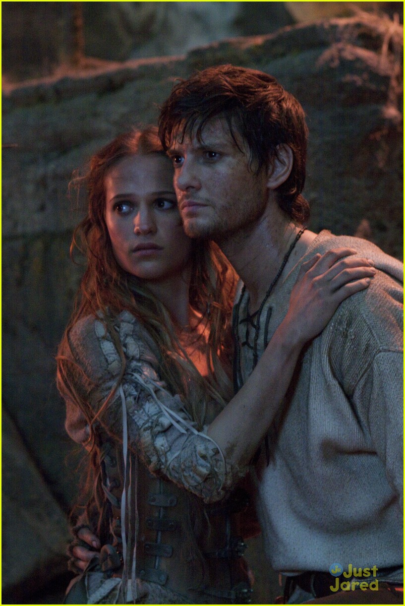 Watch Ben Barnes Battle With Magic In New 'Seventh Son' Stills!