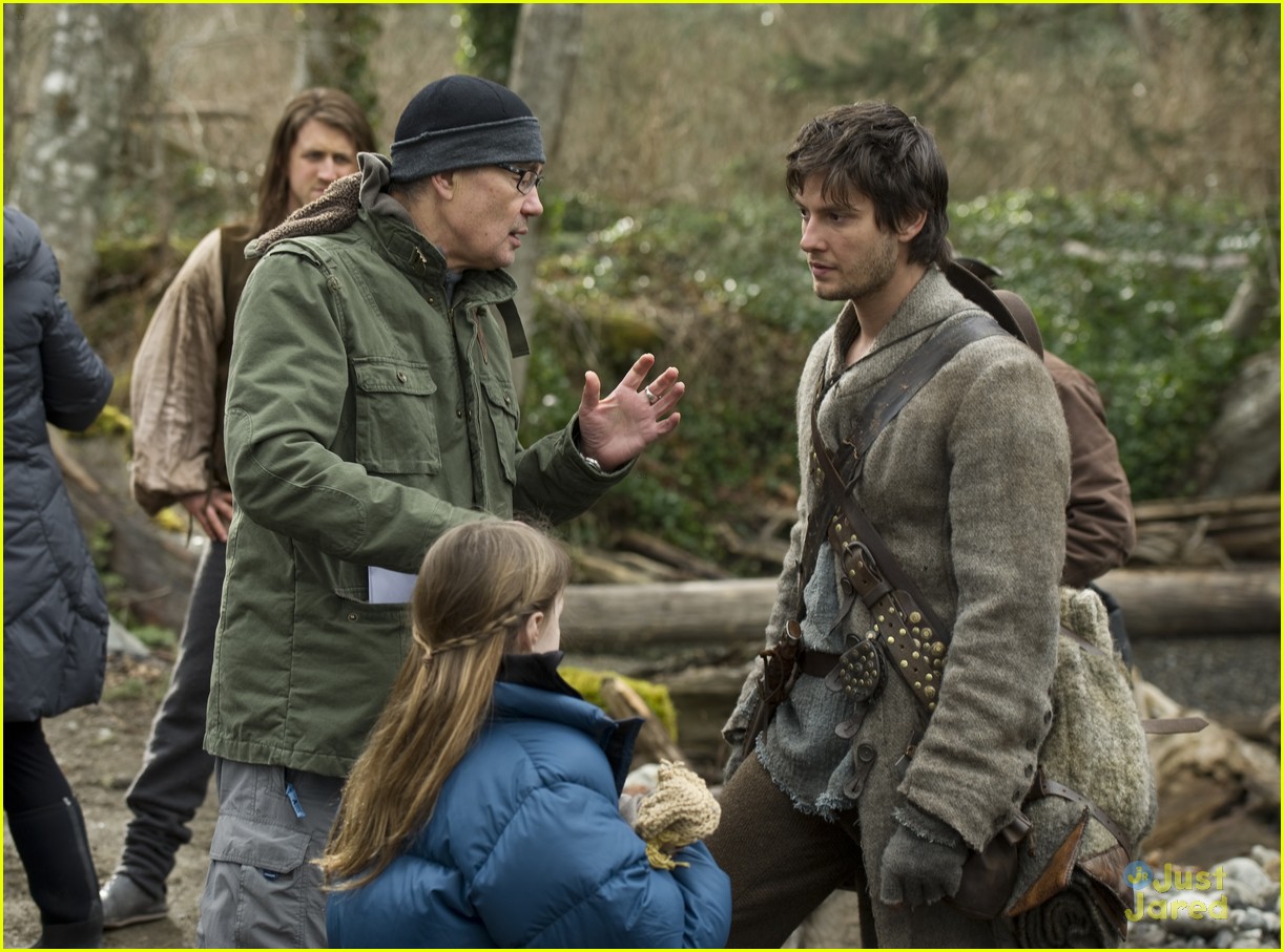 Watch Ben Barnes Battle With Magic In New 'Seventh Son' Stills!