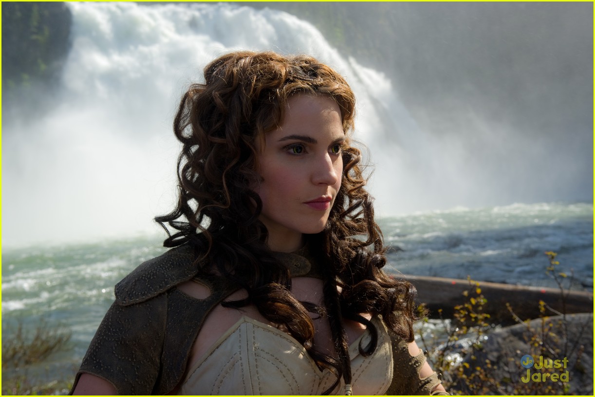 Watch Ben Barnes Battle With Magic In New 'Seventh Son' Stills!