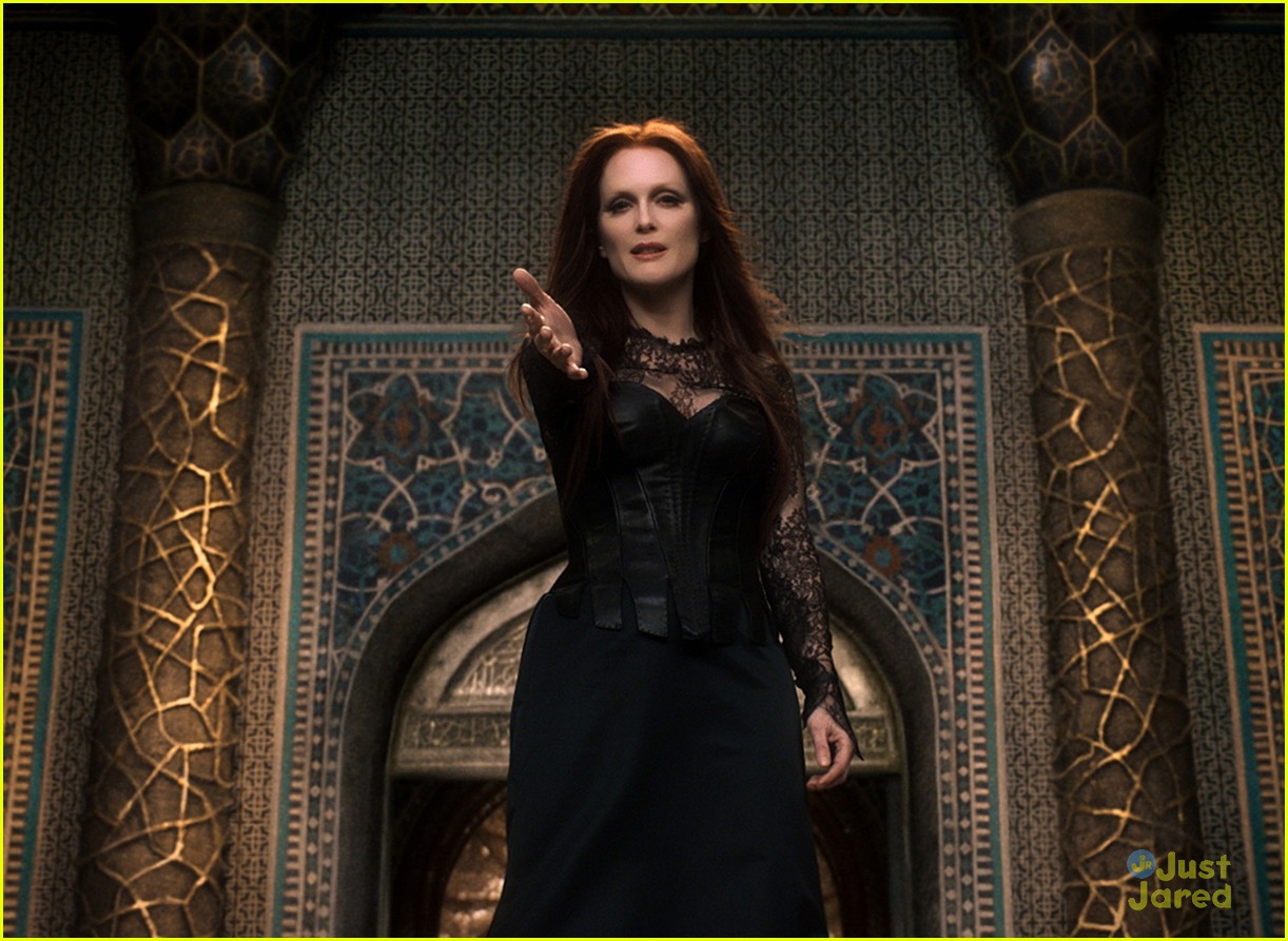 Watch Ben Barnes Battle With Magic In New 'Seventh Son' Stills!