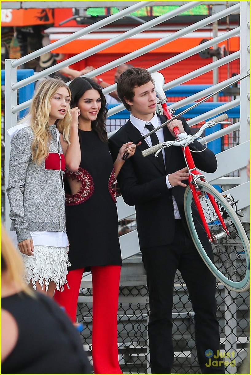 Kendall Jenner & Gigi Hadid Hang Out with Ansel Elgort!