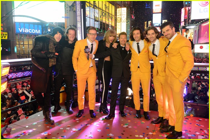 Here Is Taylor Swift Jumping High in Times Square on New Year's Eve!