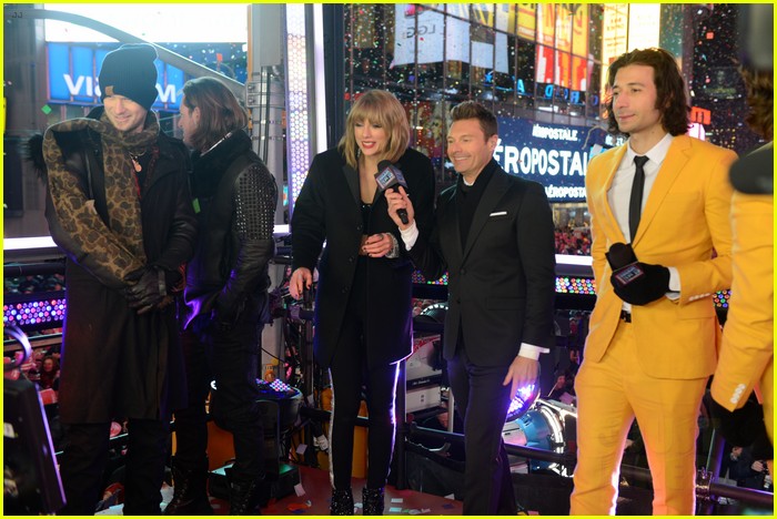 Here Is Taylor Swift Jumping High in Times Square on New Year's Eve!