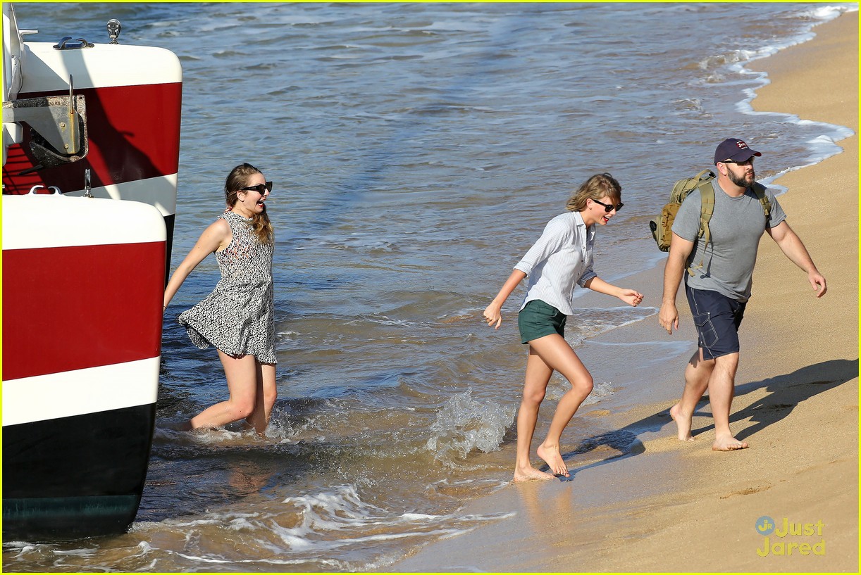Taylor Swift's Hawaii Trip with Haim - New Photos!