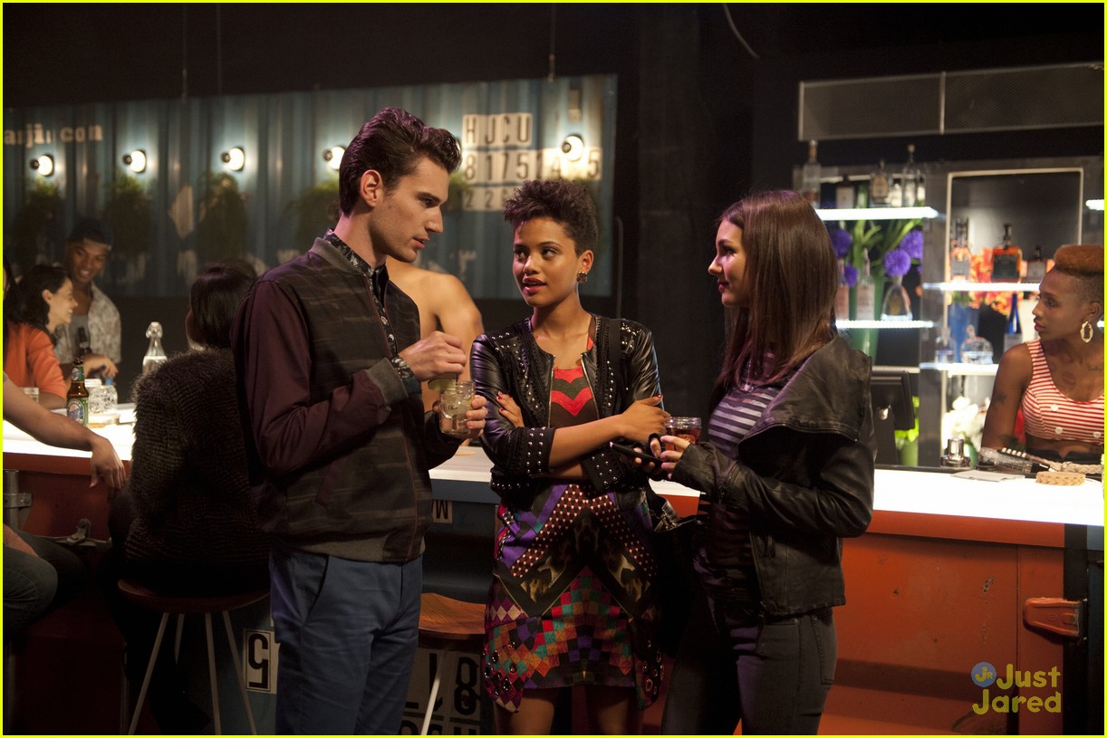Victoria Justice Talks Tinder & Taking on Challenging 'Eye Candy' Role (JJJ Interview)