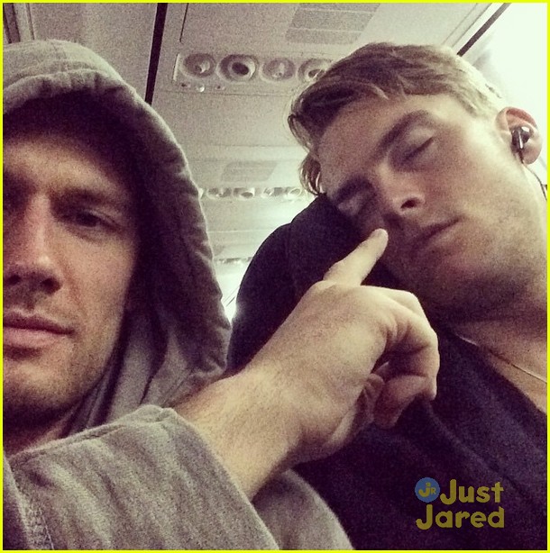 Alex Pettyfer Spent Valentine's Day Shirtless in Miami!