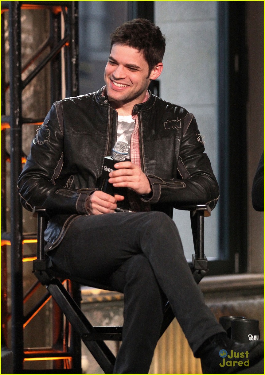 The Last Five Years' Jeremy Jordan Shows Off His Pipes on 'Over the Rainbow' - Watch Here!