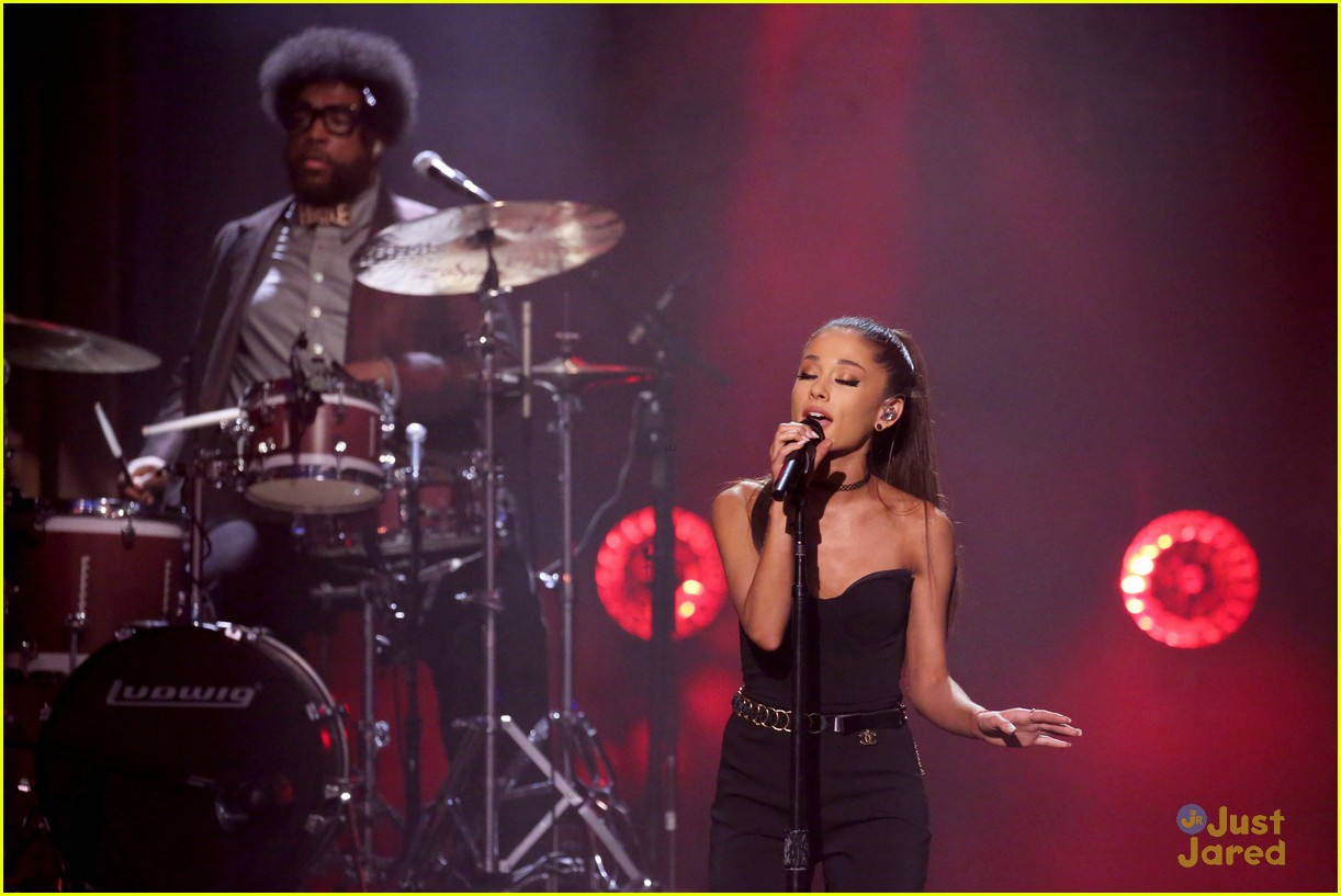 Ariana Grande Performs 'One Last Time' Live for First Time! (Video)