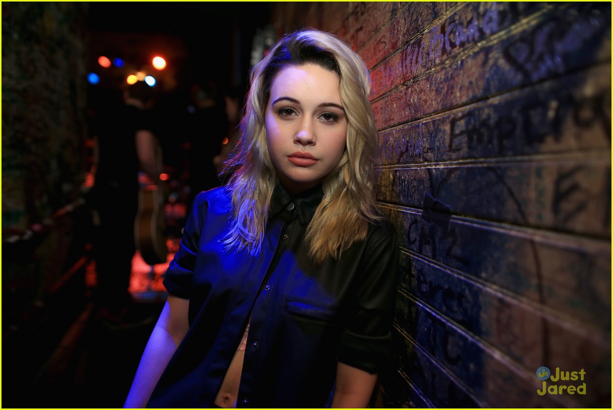 Bea Miller Gets Happy Birthday Serenade At MTV's Artists To Watch 2015!