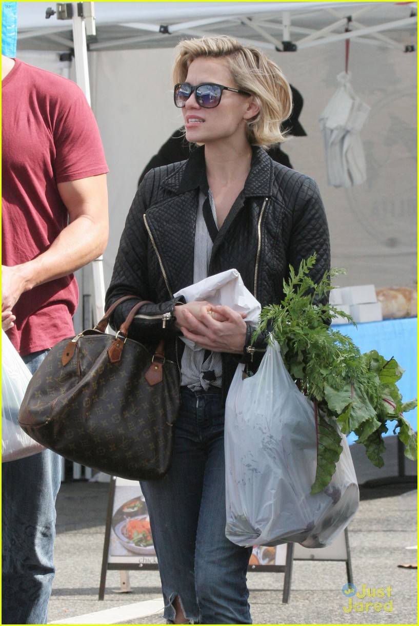 Bethany Joy Lenz Shows Off Sexy Short Hair