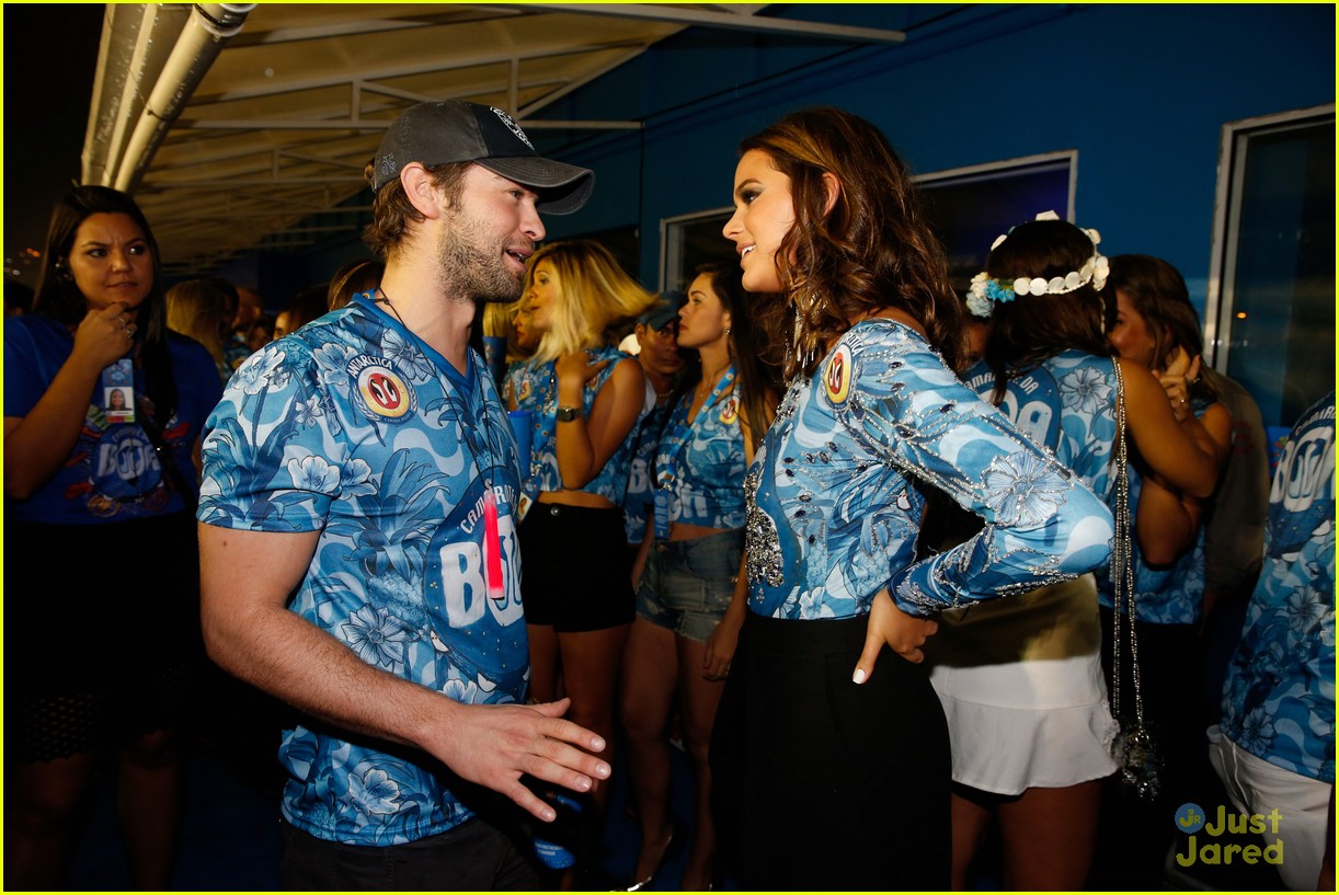 Chace Crawford Kisses Manu Gavassi in Rio!