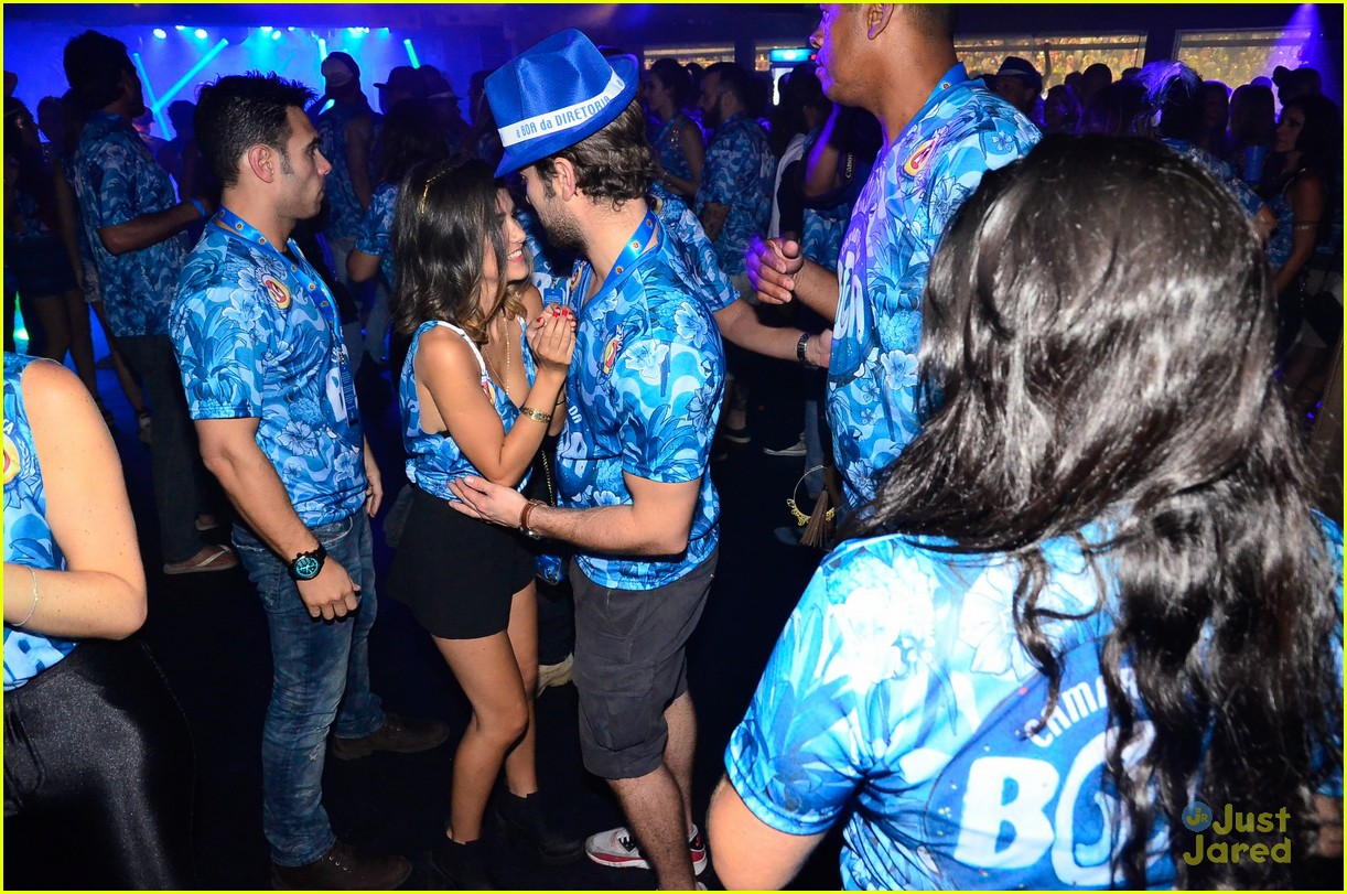 Chace Crawford Kisses Manu Gavassi in Rio!