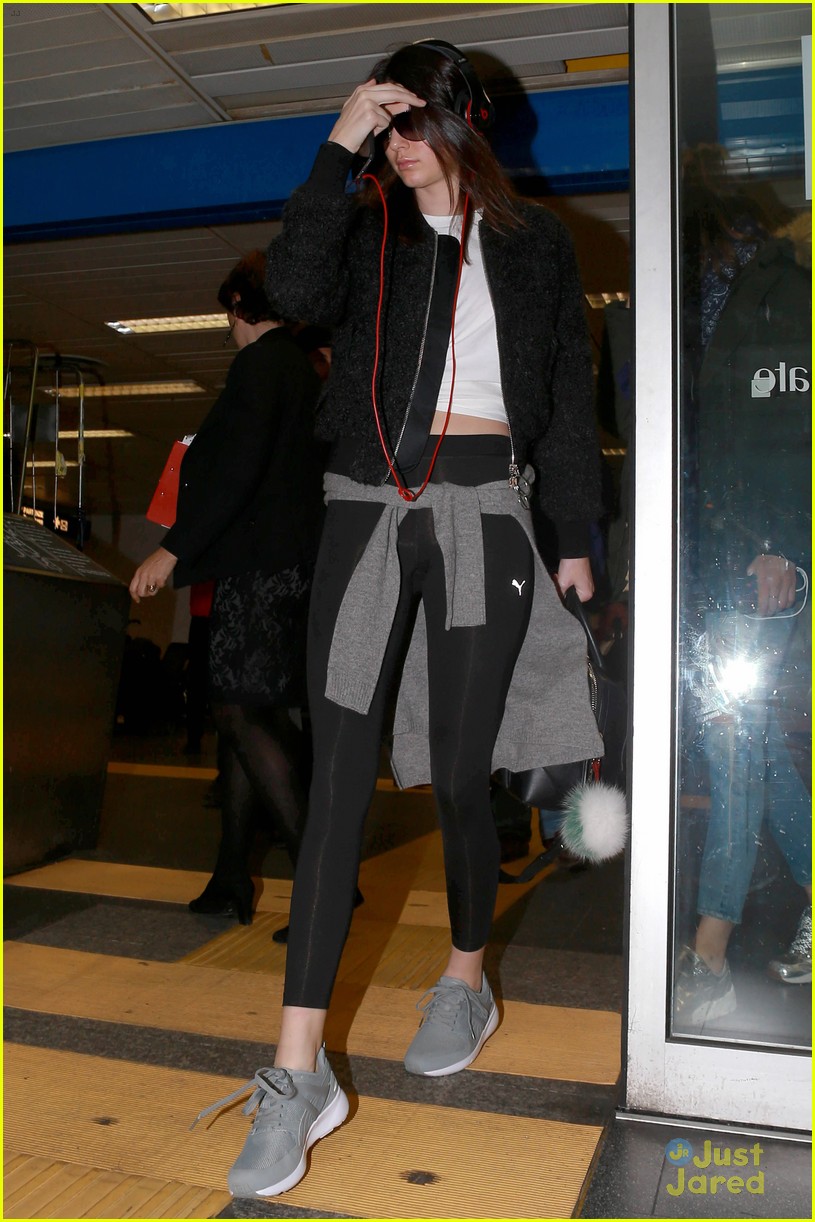 Kendall Jenner Looks Pretty Hot For Milan Fashion Week