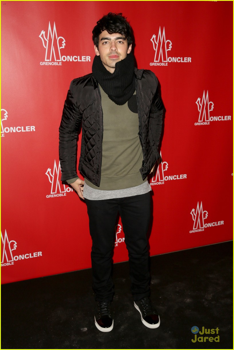 Joe Jonas Takes New York Fashion Week By Storm, While Nick Travels Abroad