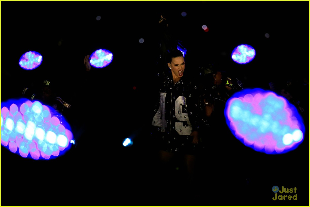 Katy Perry Slays at Super Bowl 2015! (VIDEO)