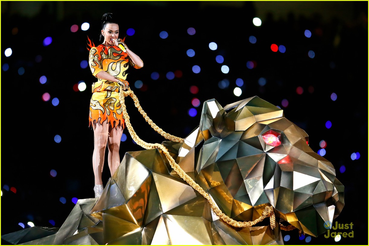 Katy Perry Slays at Super Bowl 2015! (VIDEO)