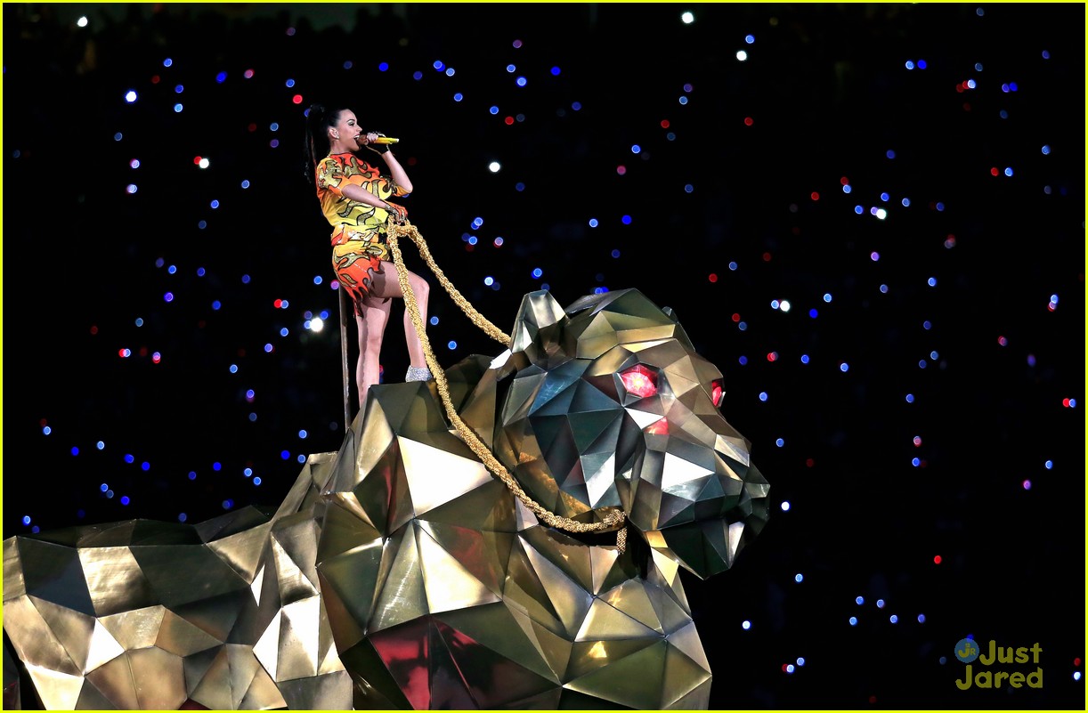 Katy Perry Slays at Super Bowl 2015! (VIDEO)