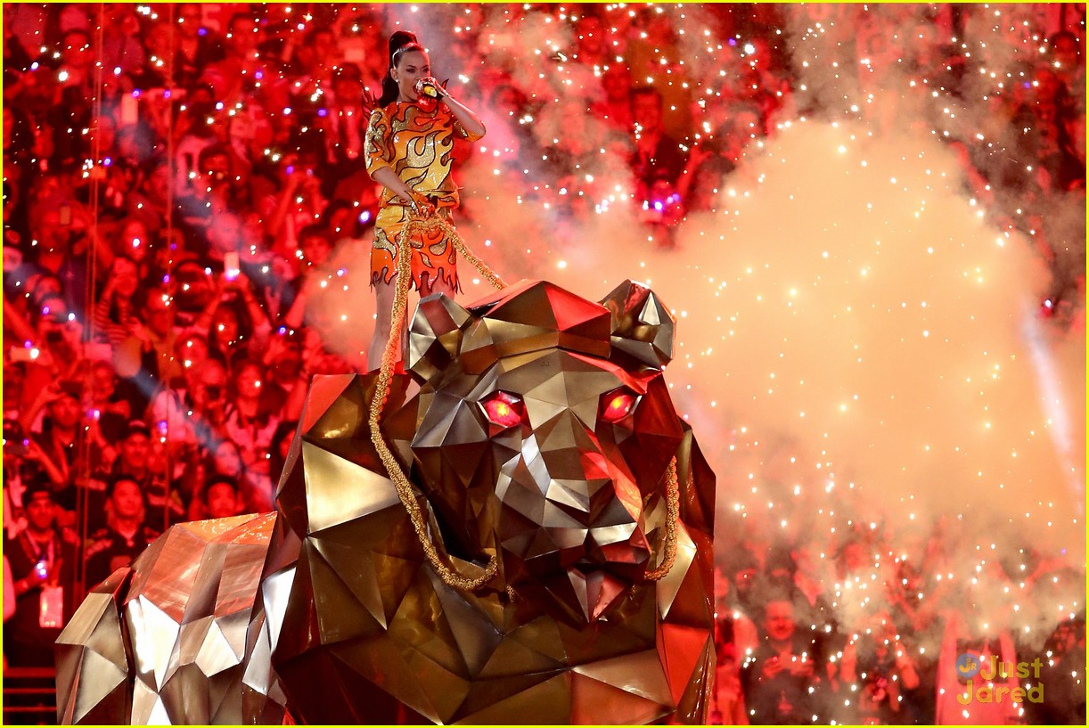 Katy Perry Slays at Super Bowl 2015! (VIDEO)