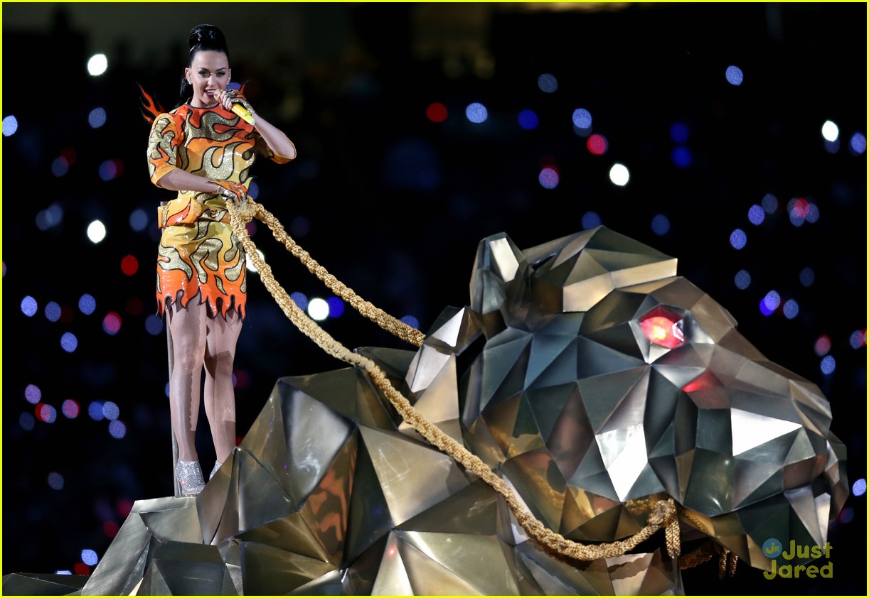Katy Perry Slays at Super Bowl 2015! (VIDEO)