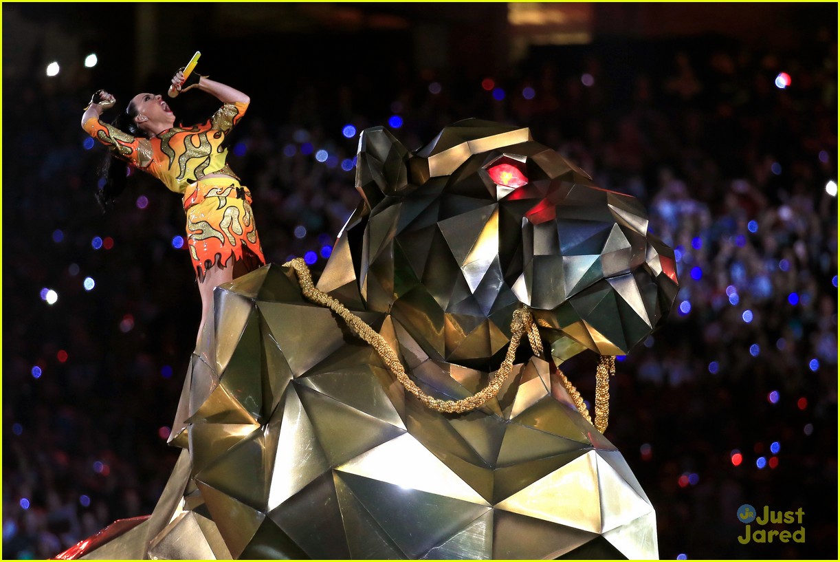 Katy Perry Slays at Super Bowl 2015! (VIDEO)