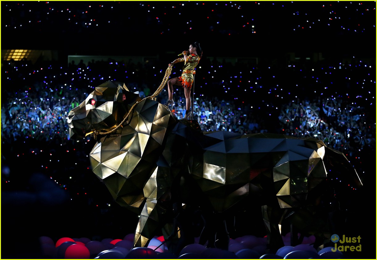 Katy Perry Slays at Super Bowl 2015! (VIDEO)