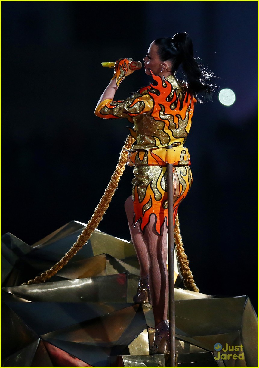 Katy Perry Slays at Super Bowl 2015! (VIDEO)