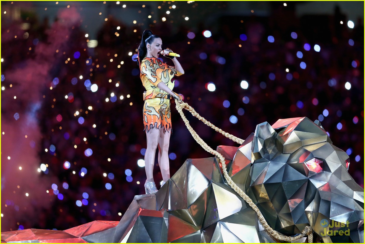 Katy Perry Slays at Super Bowl 2015! (VIDEO)