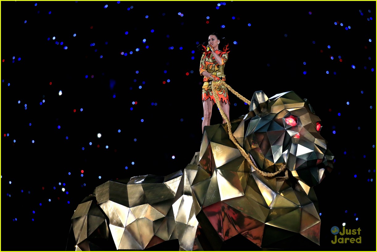 Katy Perry Slays at Super Bowl 2015! (VIDEO)
