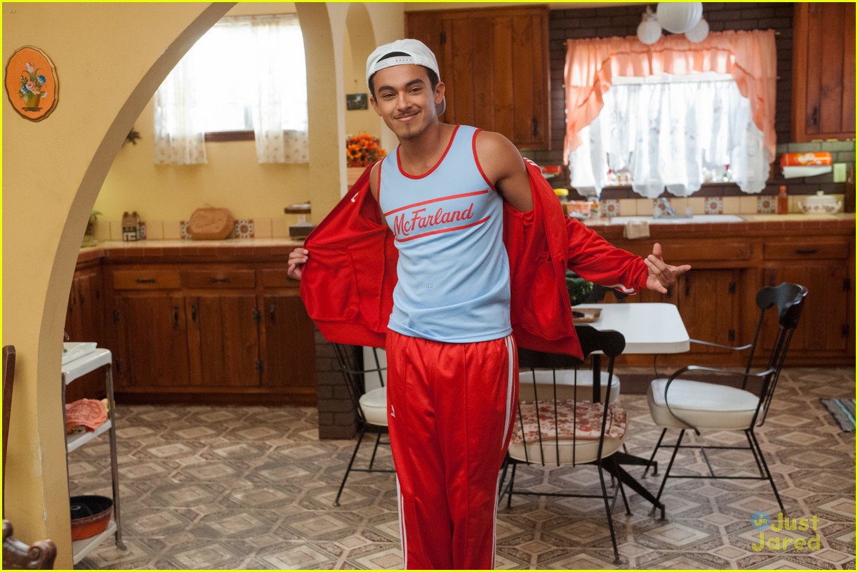 Morgan Saylor & Carlos Pratts: See All The 'McFarland, USA' Pics!